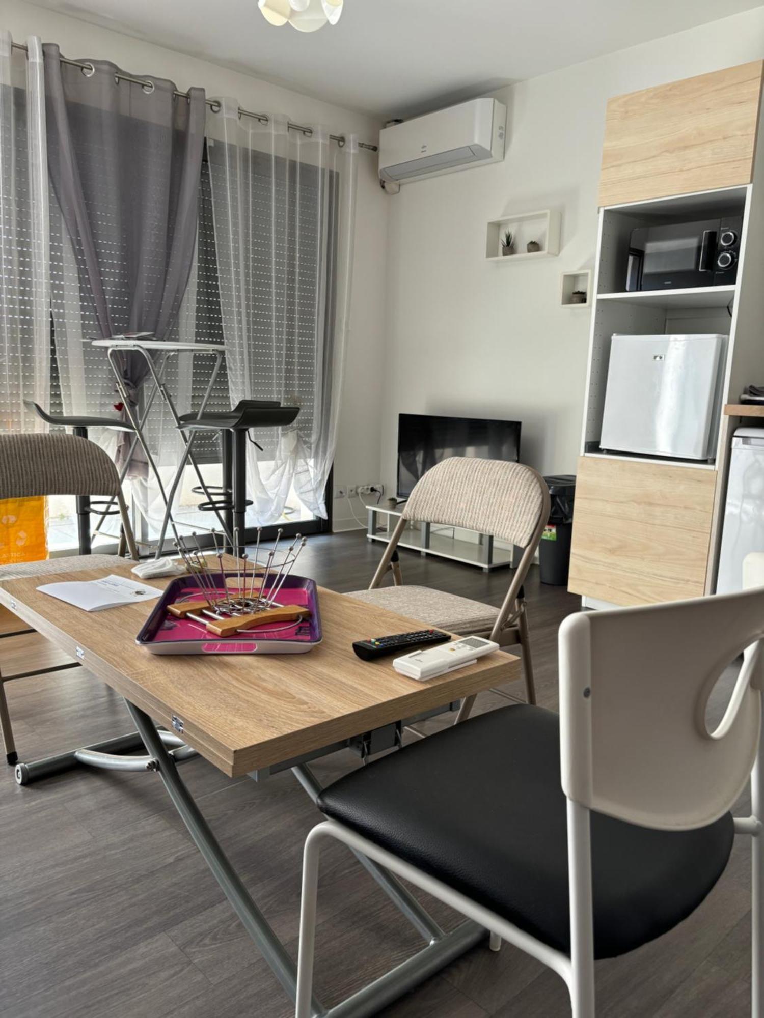 Grand Studio Confortable Et Spacieux Avec Terrasse Villeneuve-lès-Maguelonne Esterno foto